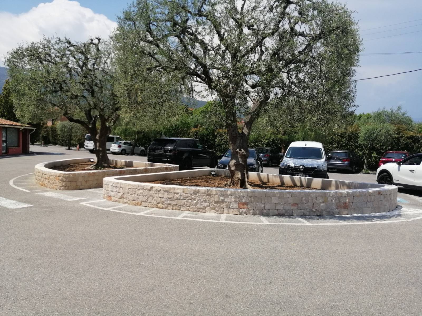 Disponible chez Distripierres