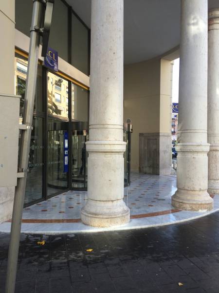 Crédit Mutuel Nice - Dallage d'entrée sur mesure en marbre - Nice 06