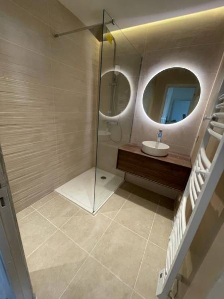 grès cerame sol et mur