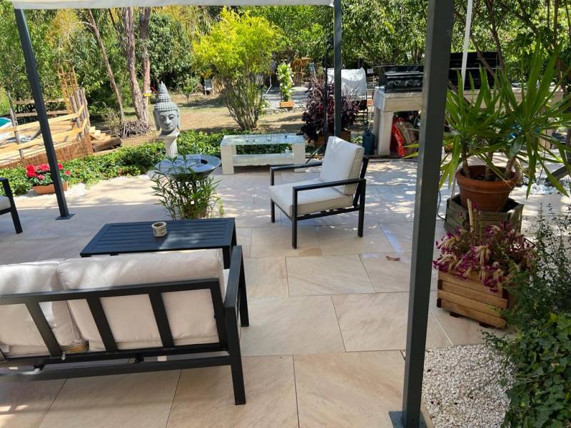 Dallage exterieur en pierre sur la côte D'azur