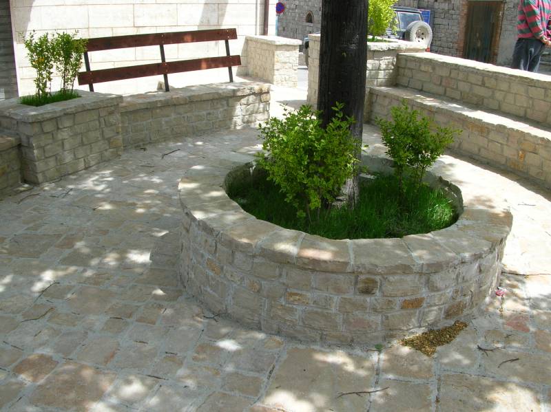 Disponible chez Distripierres