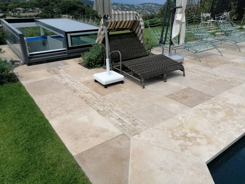 Dallage exterieur en pierre sur la côte D'azur