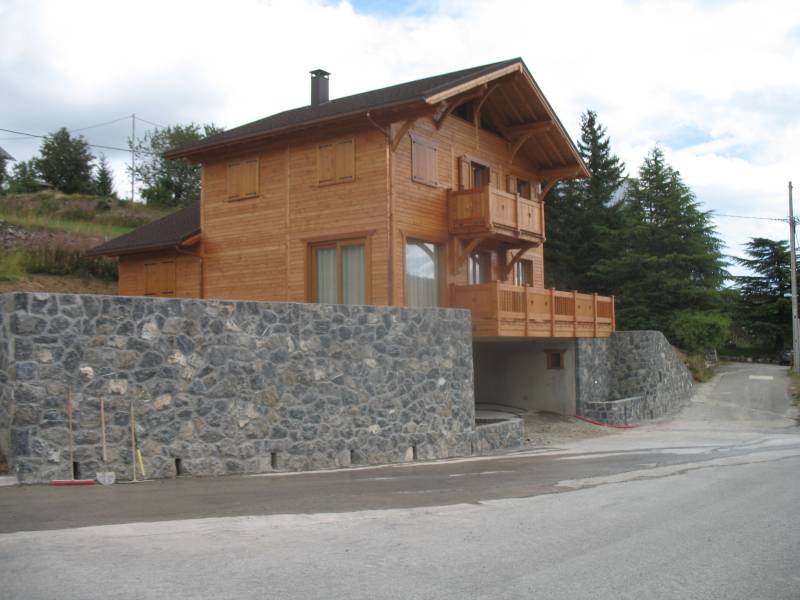 La pierre grise de l'arrière pays