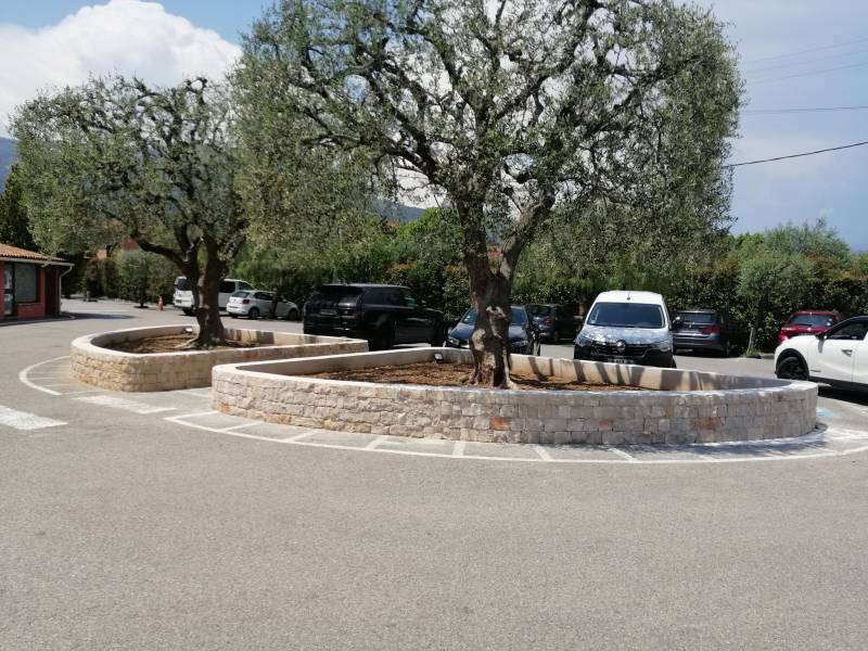 Disponible chez Distripierres