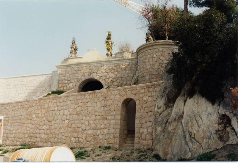 Pierre de la Turbie à maçonner